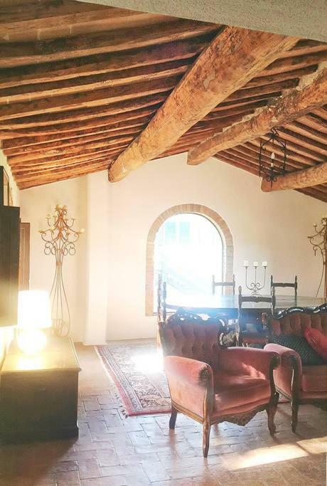 Stunning Country House Overlooking Tuscany Hills Lorenzana Εξωτερικό φωτογραφία