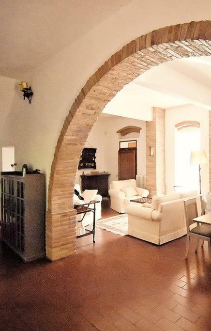 Stunning Country House Overlooking Tuscany Hills Lorenzana Εξωτερικό φωτογραφία